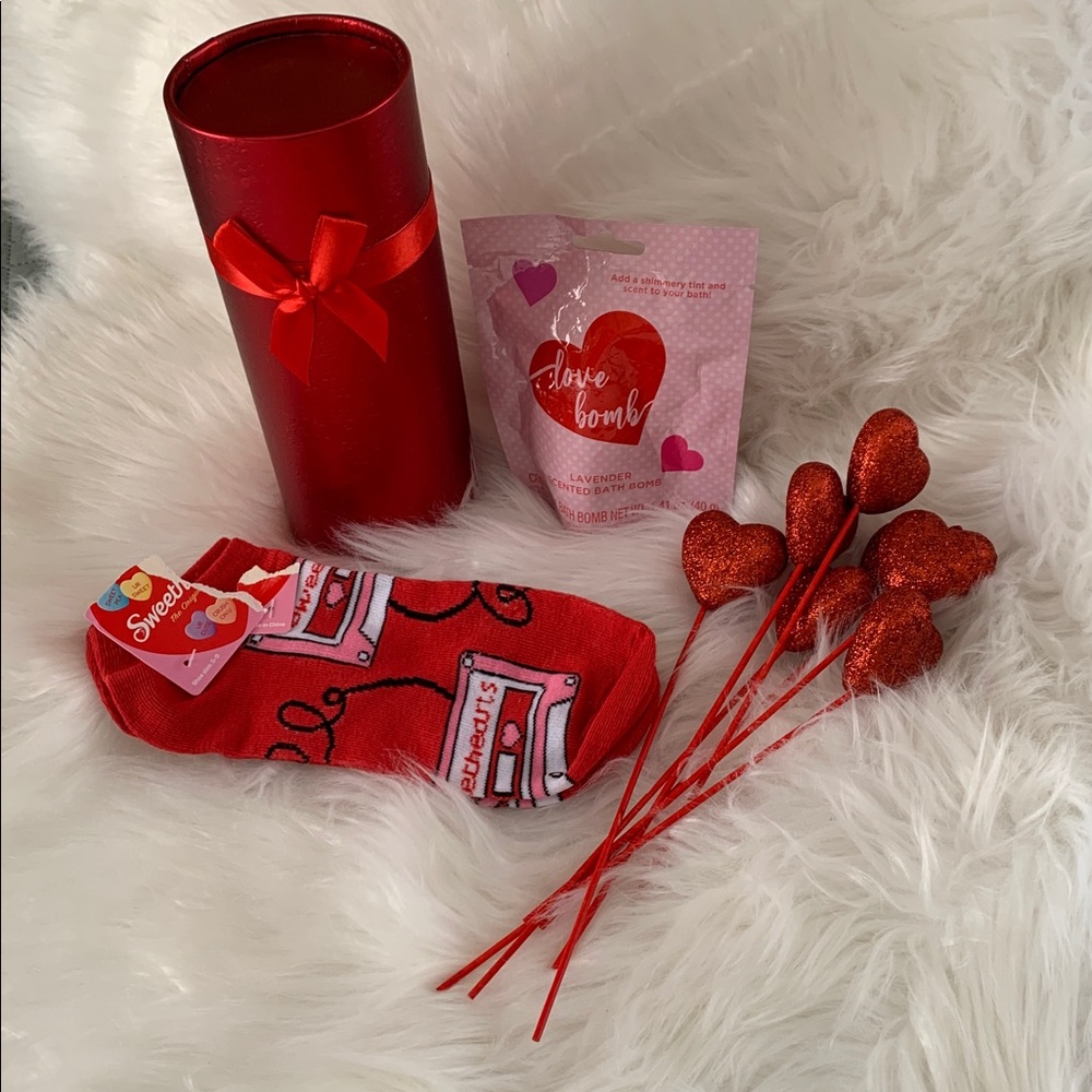 💌 Valentine’s Day Gift Basket Miscellaneous Lot